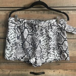 NWT snake print belt shorts